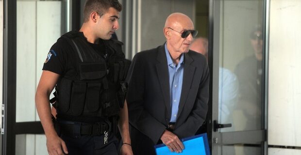 Συνήγορος Ζήγρα: Δεν τήρησε την Ομερτά για τις παράνομες αμοιβές του Άκη – Αναγνωρίστε του ελαφρυντικά