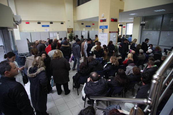 Ένα χρόνο προθεσμία για την αναδιάρθρωση και αξιολόγηση των δημόσιων υπηρεσιών
