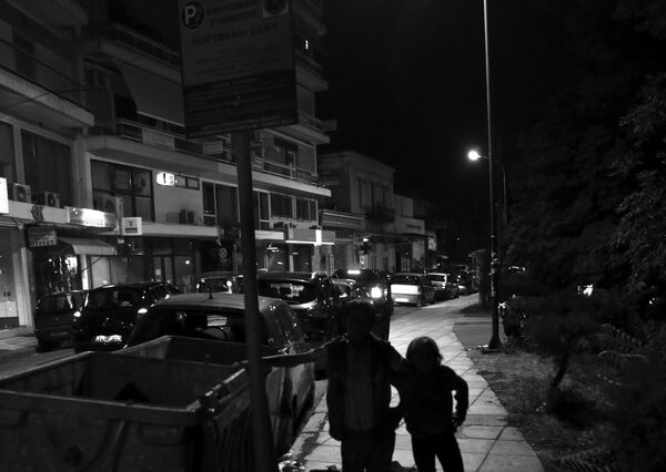 Θεριεύει η φτώχεια σε Ελλάδα και Κύπρο. Ένας στους τέσσερις Κύπριους και σχεδόν ένας στους τρεις Έλληνες πληρούν τα κριτήρια