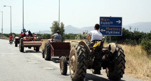 Ανοίγουν βιβλία εσόδων-εξόδων όλοι οι αγρότες. Φόρος από το πρώτο ευρώ