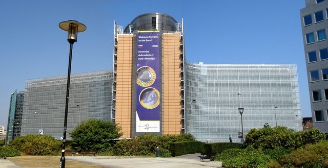 Η ΕΕ αναρωτιέται για τις “άγαμες θυγατέρες” της Ελλάδας