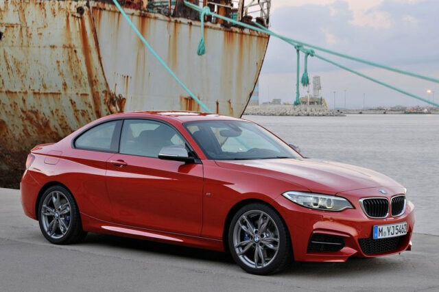 Η BMW Σειρά 2 Coupe προσφέρει μια νέα διάσταση δυναμικών επιδόσεων.
