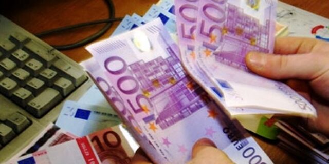 Θεσσαλονίκη: Ένοχος εφοριακός και τρεις ιδιώτες για παράνομη επιστροφή ΦΠΑ