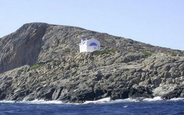 Άνδρο ακολασίας εκκλησάκι του Ηρακλείου