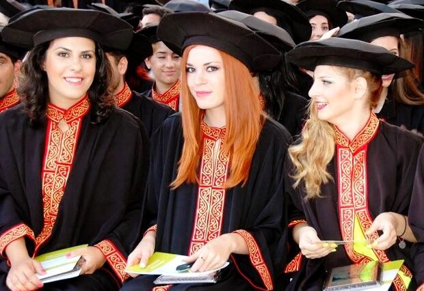 Στοιχεία ΓΣΕΕ: Πτυχιούχοι, άνεργοι, ψάχνουν χωρίς ελπίδα