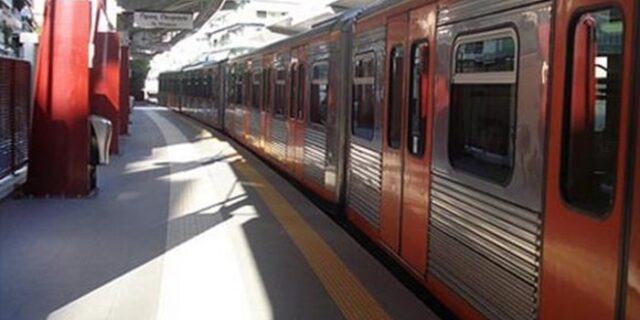 Χειροπέδες σε πέντε ανήλικους για ληστείες σε σταθμούς του ΗΣΑΠ