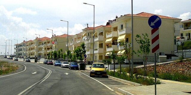 Χάνουν τα σπίτια τους σε πλειστηριασμό και οι τράπεζες ζητούν να τα νοικιάσουν
