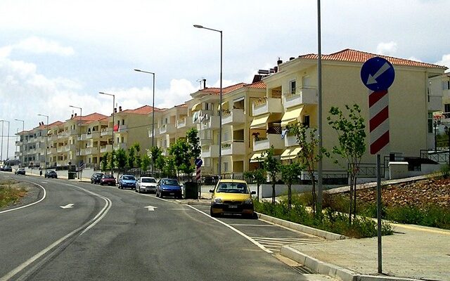 Χάνουν τα σπίτια τους σε πλειστηριασμό και οι τράπεζες ζητούν να τα νοικιάσουν