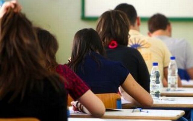 Διοικητικό Εφετείο: Κατοχή κινητού στις πανελλαδικές σημαίνει μηδενισμός
