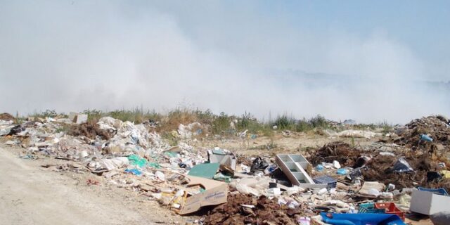 Αμαλιάδα: Χειροπέδες στους εργαζόμενους για τα Κονιδέϊκα