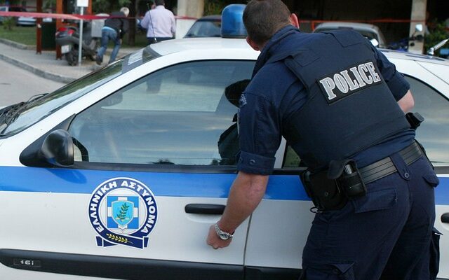 Πυροβόλησαν 62χρονη στην είσοδο του σπιτιού της στο Λουτράκι