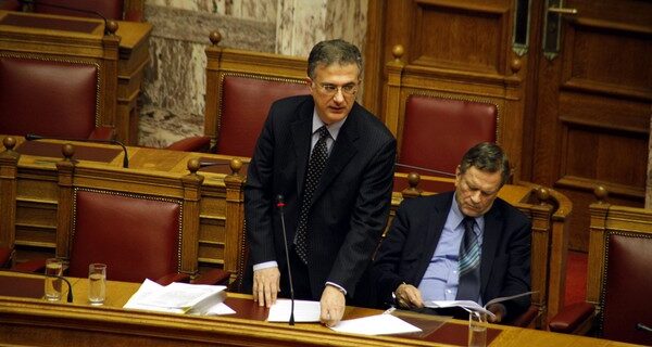 Δικογραφία στη Βουλή για τον Γ. Μαυραγάνη