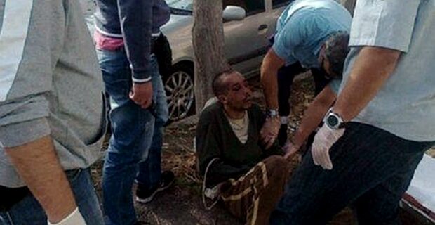 Απελαύνεται ο μετανάστης που έμεινε δεμένος με αλυσίδα στη Σαλαμίνα
