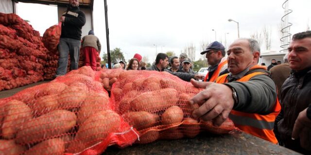 Αγορές χωρίς μεσάζοντες ζητούν οι καταναλωτές