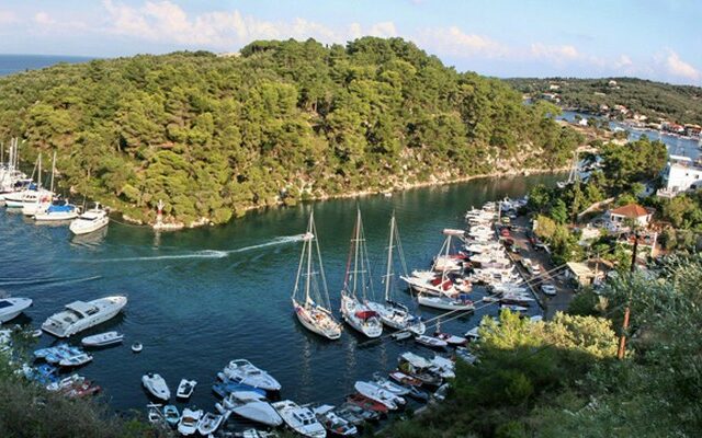 Ψάχνουν πλοίο στους Παξούς για σύνδεση με την ηπειρωτική Ελλάδα