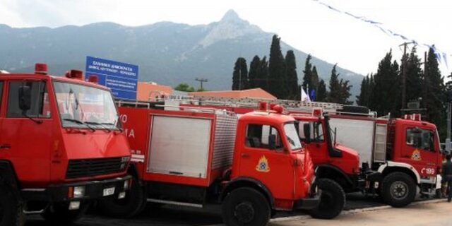 “Δώρο” πυροσβεστικά οχήματα από τον Φούχτελ