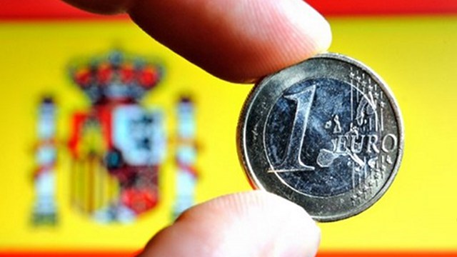 Εκτός της ύφεσης μετά από 2 χρόνια η Ισπανία