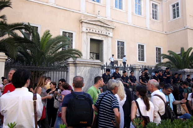 ΣτΕ: Κρίνει το μέλλον των “διαθέσιμων” εκπαιδευτικών και δημοτικών αστυνομικών