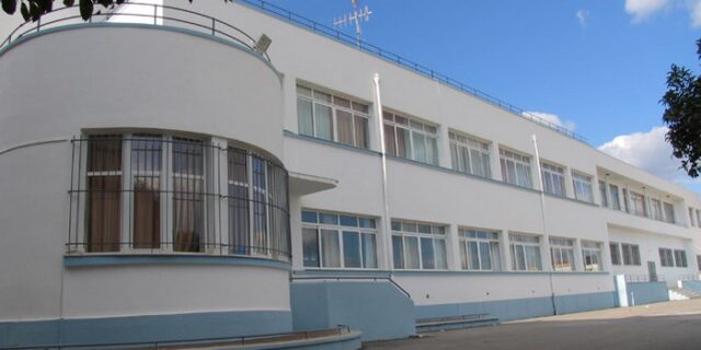 Σύλληψη μαθητή για έκρηξη αυτοσχέδιου μηχανισμού σε σχολείο του Πύργου