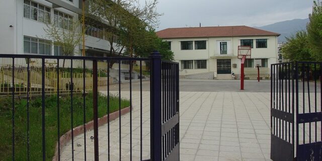 Στα 16 κράτη-μέλη της ΕΕ που μείωσαν τις δαπάνες για την παιδεία, η Ελλάδα