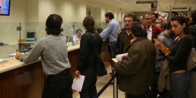 Αιτήματα για κατασχέσεις καταθέσεων ακόμα και για οφειλές 5 ευρώ