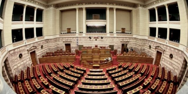 Επιστροφή στο πολιτικό μέλλον