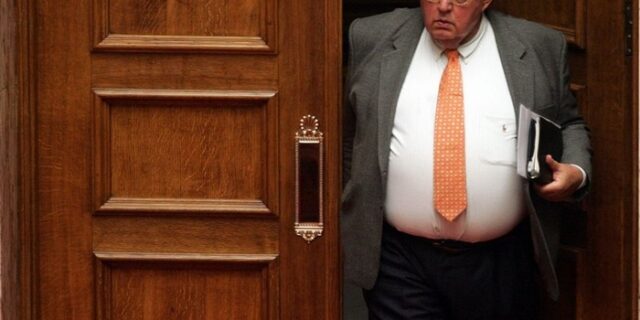 Πάγκαλος για ράμπο Βαρουφάκη: Ουρανομήκης μ@λ@κία. Σκεφτείτε να την έλεγε άλλος υπουργός