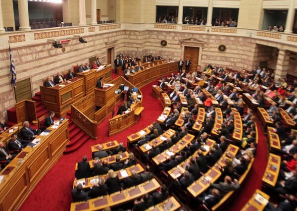 Ψηφίστηκε ο προϋπολογισμός της Βουλής για το 2014, μειωμένος όμως κατά 4,6%