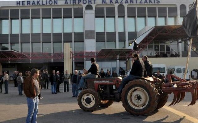 Φυλάκιση σε 86 αγρότες για κατάληψη του αεροδρομίου του Ηρακλείου