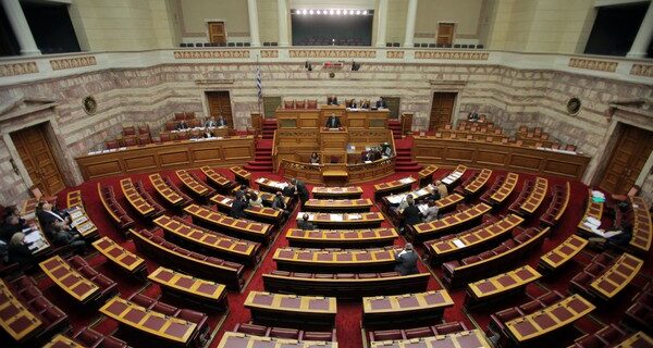 Κύριοι βουλευτές στον ιδιωτικό τομέα οι περισσότεροι θα είχατε απολυθεί