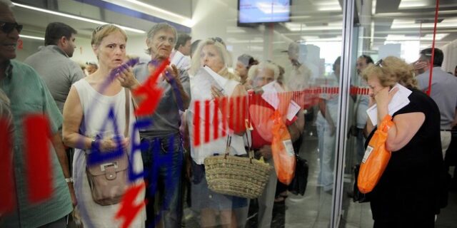 Οι ανεξόφλητοι λογαριασμοί “πνίγουν” τη ΔΕΗ