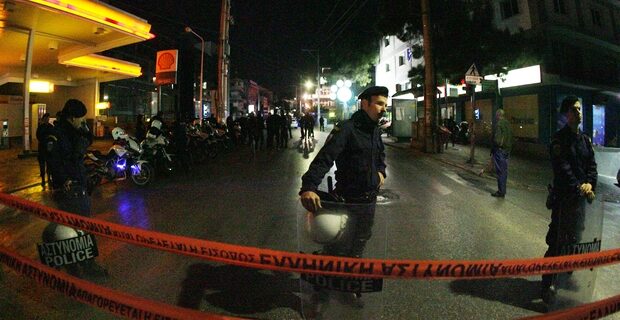 Στο “φως” απόρρητη έκθεση της Αντιτρομοκρατικής: Μαζεύουν πιτσιρικάδες και τους ρίχνουν στη φωτιά της ένοπλης βίας