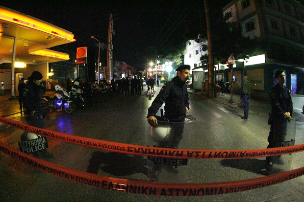 Στο “φως” απόρρητη έκθεση της Αντιτρομοκρατικής: Μαζεύουν πιτσιρικάδες και τους ρίχνουν στη φωτιά της ένοπλης βίας