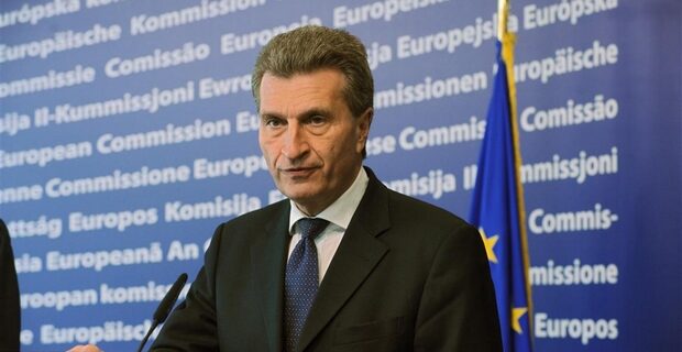 Έτινγκερ: Λάθος το ξυλοκόπημα εναντίον της Ελλάδας