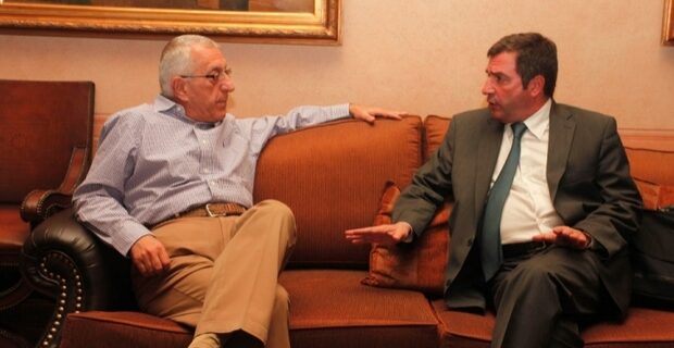 Πυρά Κακλαμάνη σε Καμίνη: Καταγγελίες ότι θα ξοδευτούν 600.000 ευρώ για τις χριστουγεννιάτικες εκδηλώσεις