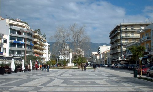Γυμνός άντρας αναστάτωσε δύο φορές την Καλαμάτα