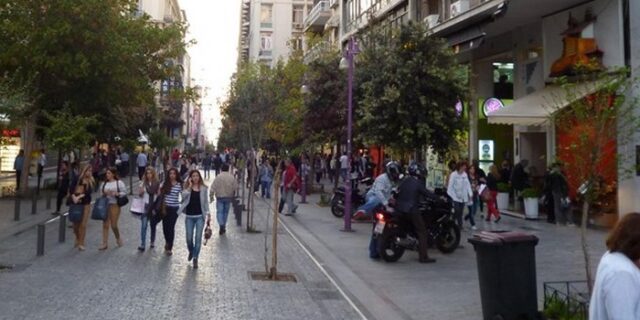 Ανοικτά τα καταστήματα όλες τις Κυριακές του χρόνου θέλουν οι ξενοδόχοι