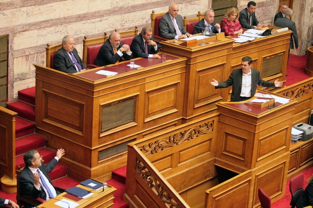 Με 153 ψήφους απορρίφθηκε η πρόταση μομφής του ΣΥΡΙΖΑ. Οι διαξιφισμοί Σαμαρά – Τσίπρα- Βενιζέλου και Κουβέλη