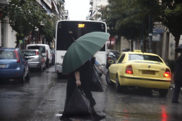 Εξασθενημένος έφτασε στη χώρα μας ο φονικός κυκλώνας της Σαρδηνίας-Ποιες περιοχές θα πλήξει η κακοκαιρία
