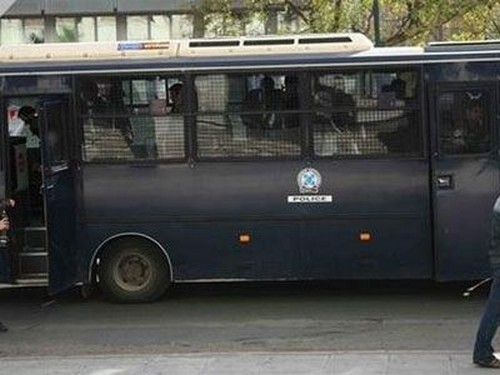 Πολίτης παρασύρθηκε από λεωφορείο της Αστυνομίας, γίνεται λόγος για αυτοκτονία