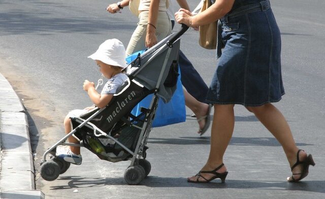 Eurostat: Μείωση 5,5% στον πληθυσμό της Ελλάδας το 2012