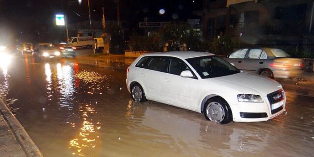 Σε επιφυλακή οι αρχές στη Ρόδο. Ισχυρές καταιγίδες στο νησί