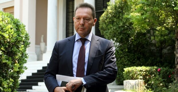 Κάτοικοι Εκάλης σε Στουρνάρα: Εμείς πληρώνουμε, εσείς αποτύχατε