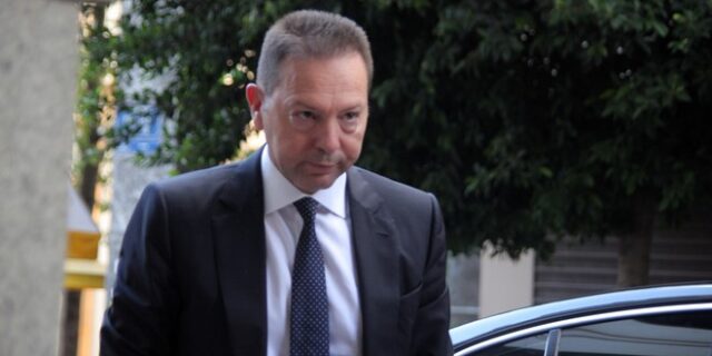 Οργή Στουρνάρα: “Δεν μας χωρίζουν μίλια, μας χωρίζουν μέτρα με την τρόικα”
