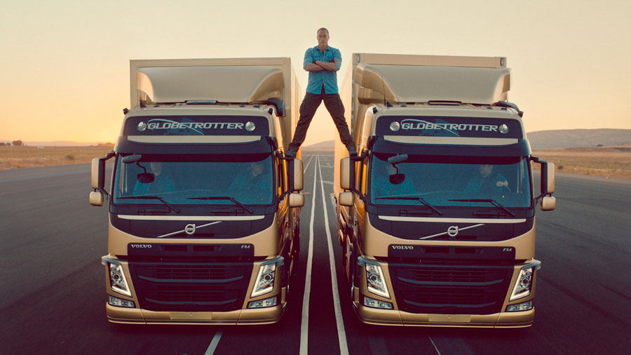 Ακροβατικό – παγκόσμια πρωτιά από τον Van Damme με φορτηγά Volvo