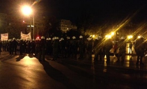 Μικροένταση στο κέντρο της Θεσσαλονίκης, αντεξουσιαστές προσπάθησαν να προσεγγίσουν οπαδούς της Χρυσής Αυγής