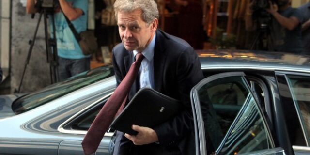 Η τρόικα επιστρέφει: Τα αιτήματα των δανειστών και τα επιχειρήματα της ελληνικής πλευράς
