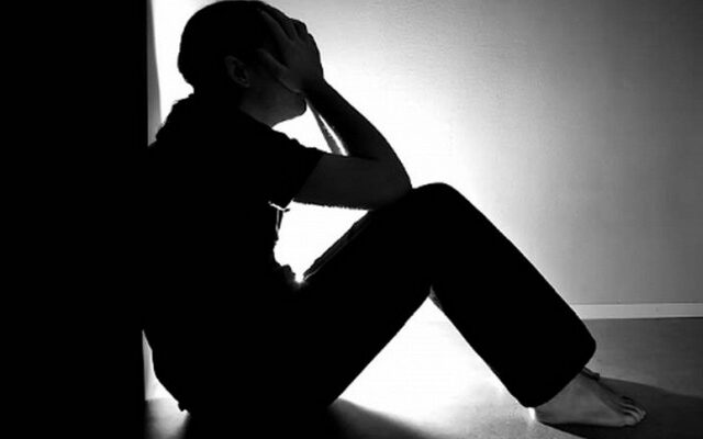 Σοκ στη Ρόδο: Την βίαζε 4 χρόνια ο πατριός της με την συναίνεση της μητέρας της