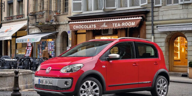 Το VW cross up! διατίθεται με τιμή από 12.390€ με απόσυρση.