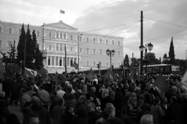 Μαρκ Εσπόσιτο: “Αν υπάρχει μια χώρα από την οποία πρέπει να ζητήσουμε συγγνώμη, αυτή είναι η Ελλάδα”